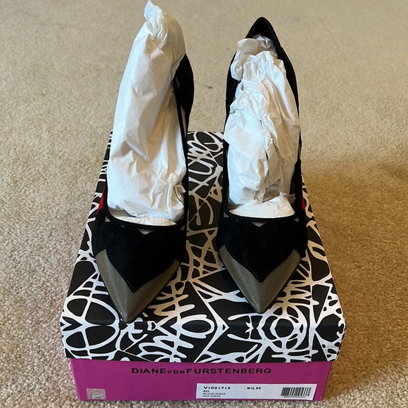 BNWT DVF black and red suede hearts pump size 8.5 - Picture 2 of 4